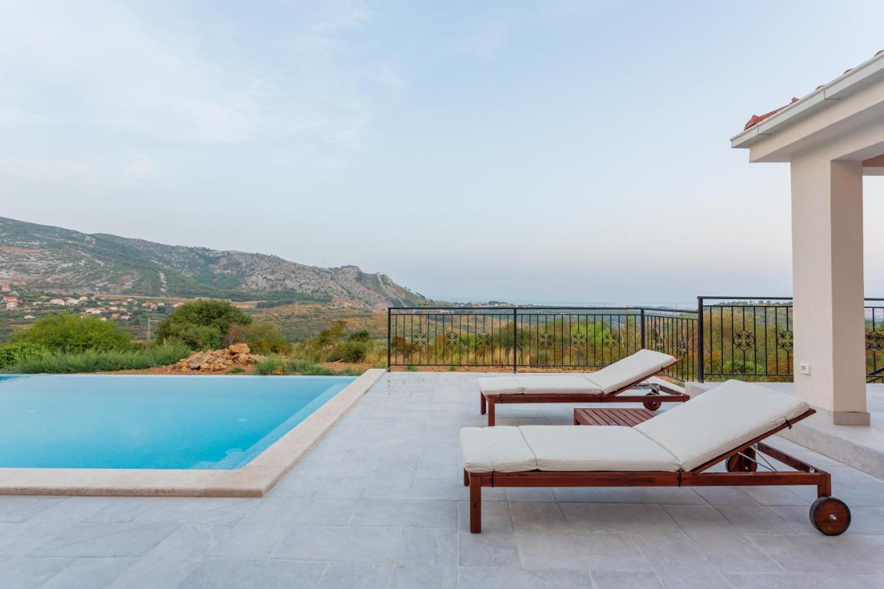 Secluded House - Guaranteed Privacy - Heated Pool Villa Klis Luaran gambar