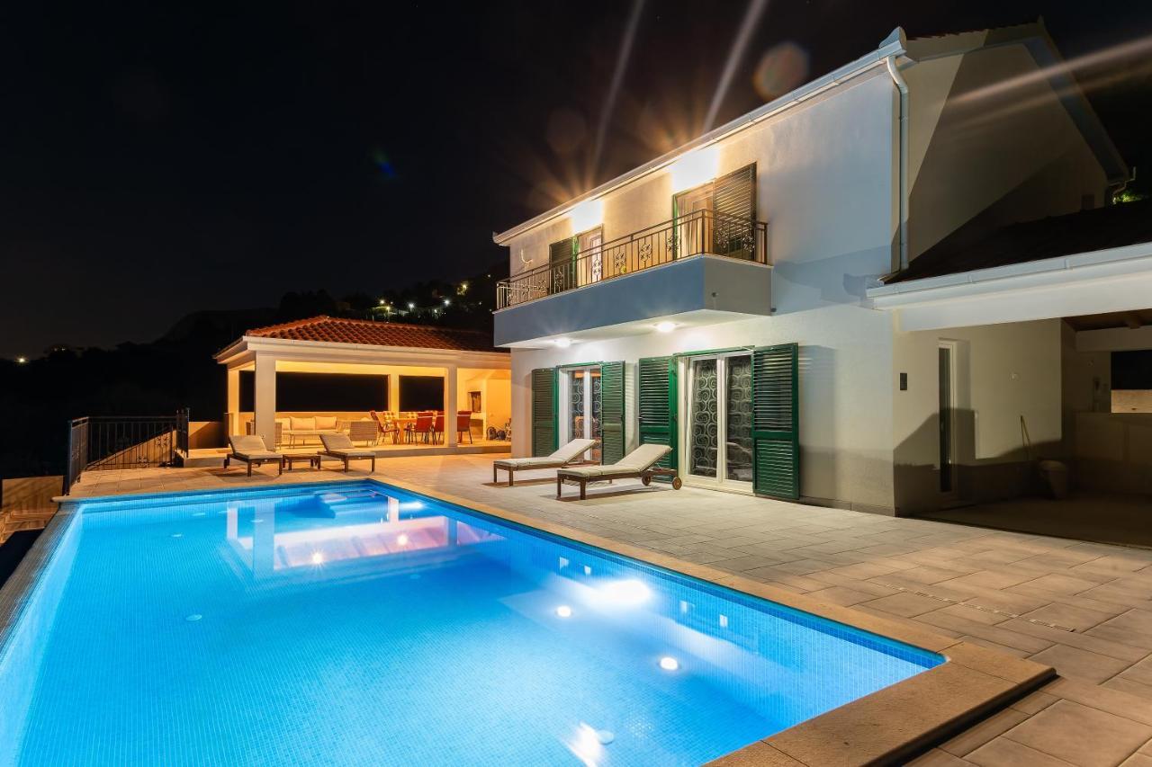 Secluded House - Guaranteed Privacy - Heated Pool Villa Klis Luaran gambar