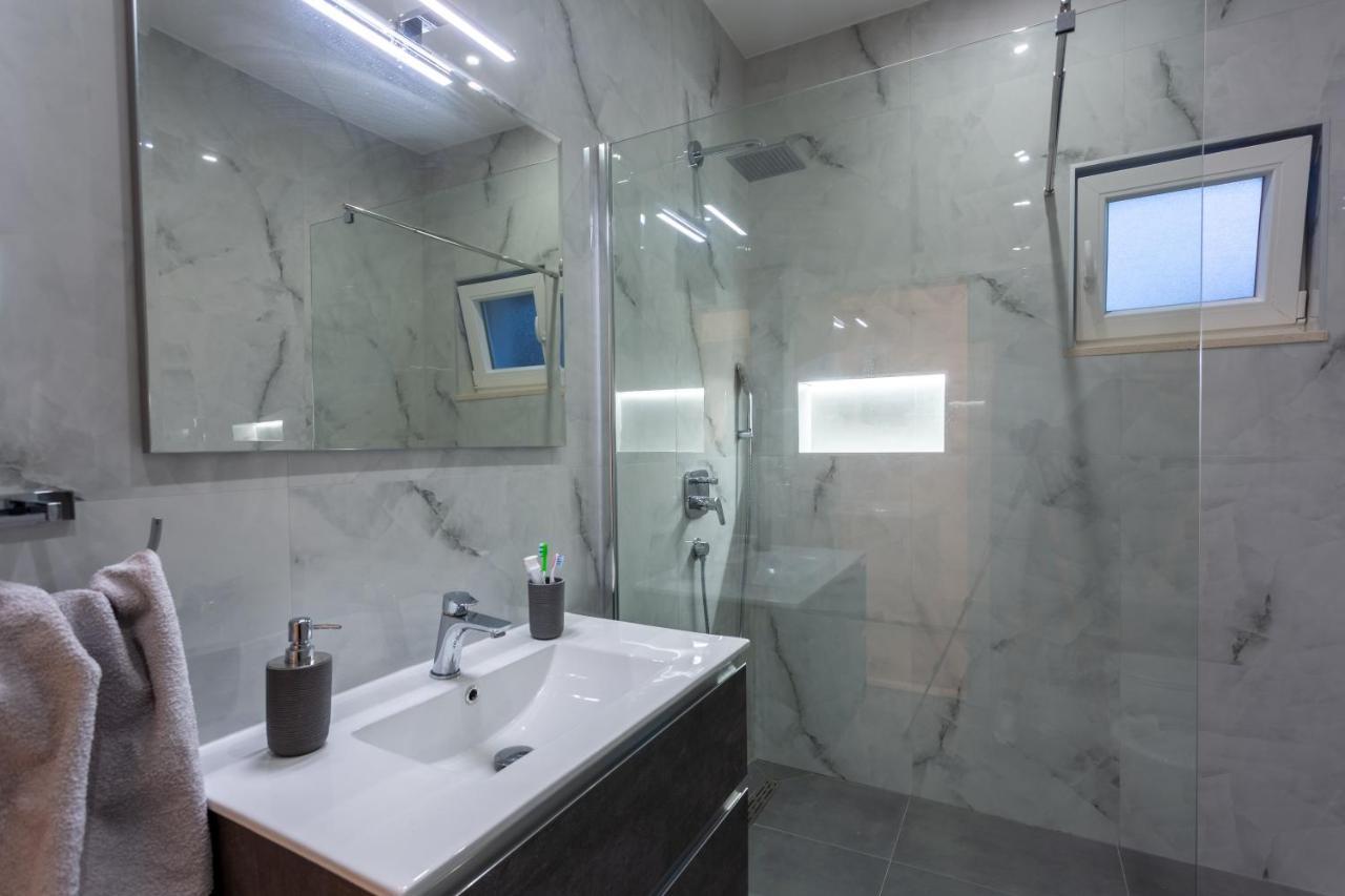 Secluded House - Guaranteed Privacy - Heated Pool Villa Klis Luaran gambar