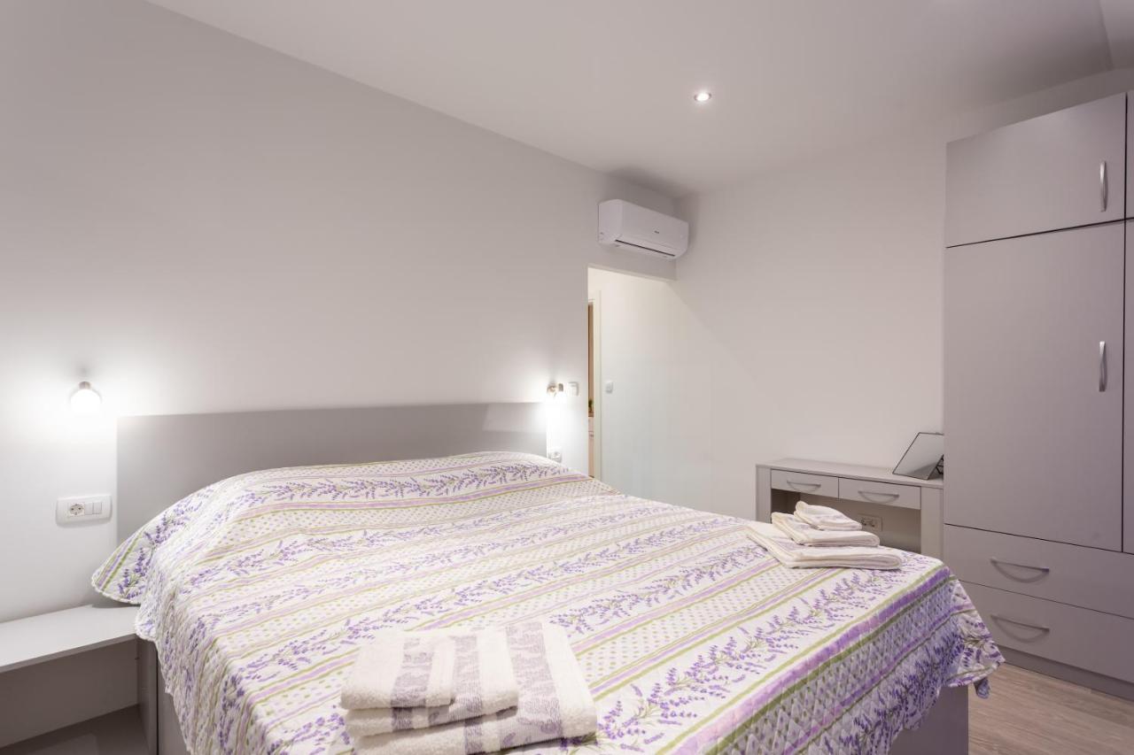 Secluded House - Guaranteed Privacy - Heated Pool Villa Klis Luaran gambar